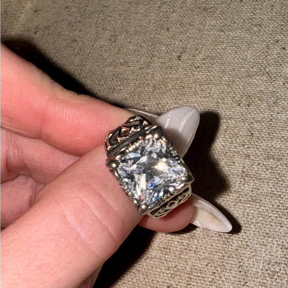 Elegant Silver Ring with Clear Gemstone